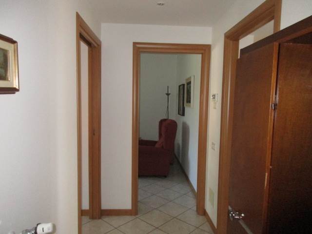 Bilocale con posto auto e garage a Cirimido 