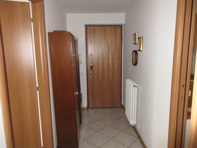 Bilocale con posto auto e garage a Cirimido 