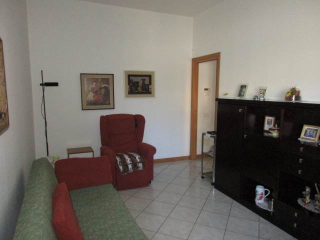 Bilocale con posto auto e garage a Cirimido 