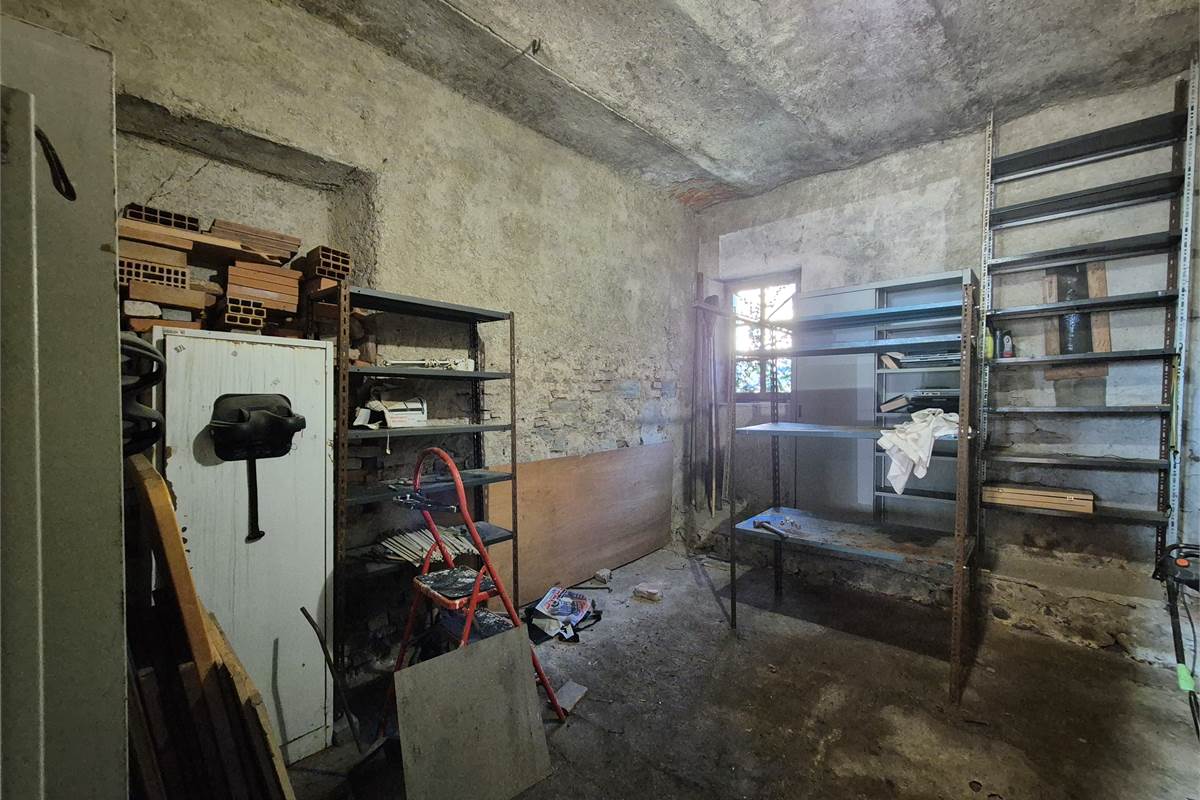 Vendesi rustico con piccolo giardino privato