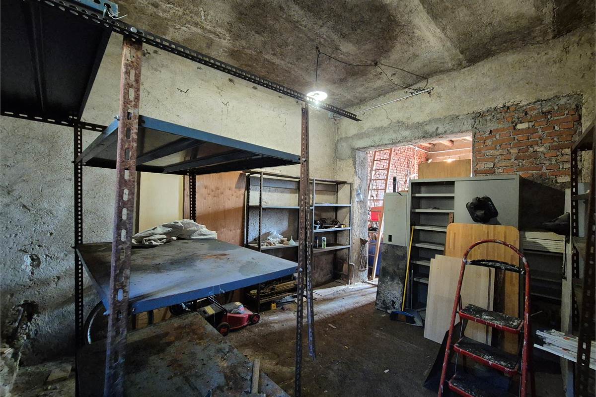 Vendesi rustico con piccolo giardino privato