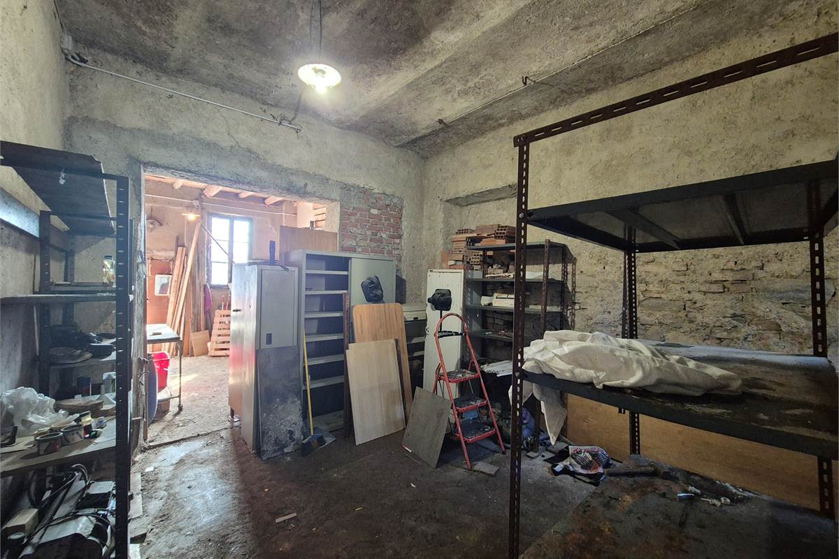 Vendesi rustico con piccolo giardino privato