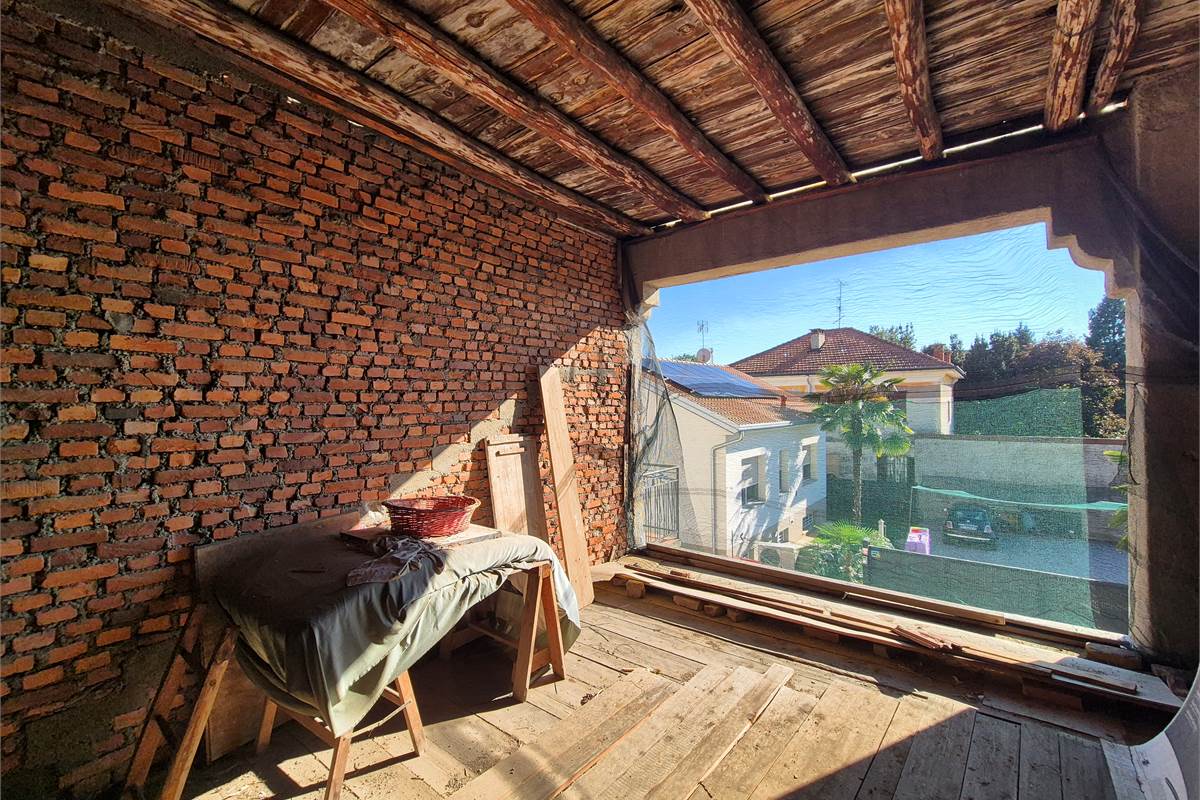 Vendesi rustico con piccolo giardino privato