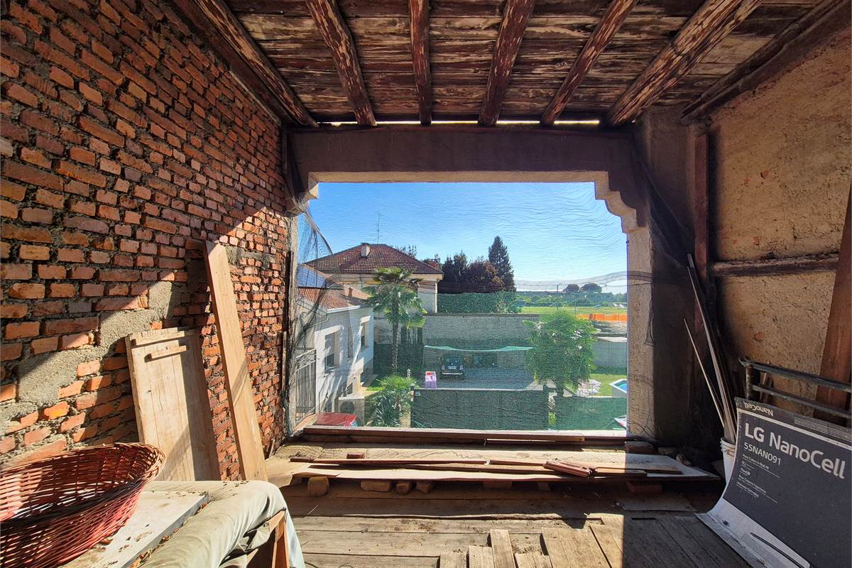 Vendesi rustico con piccolo giardino privato