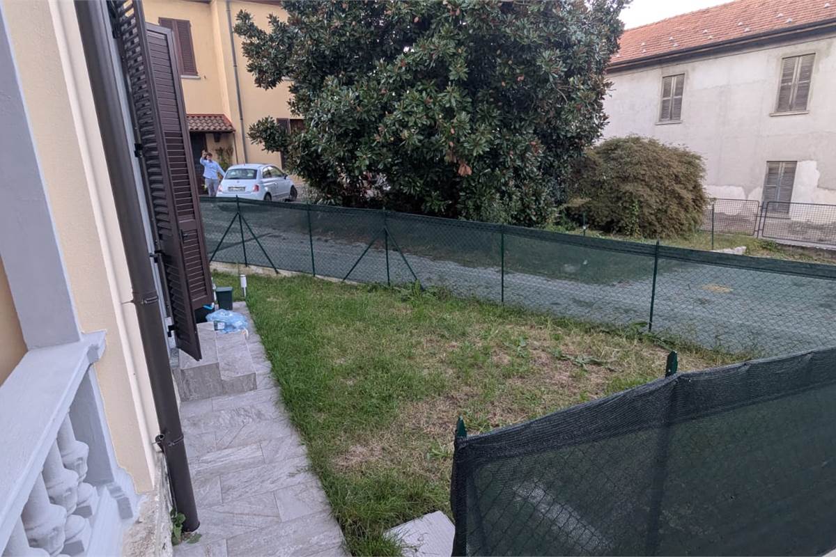 Bilocale arredato con giardino box e posto auto