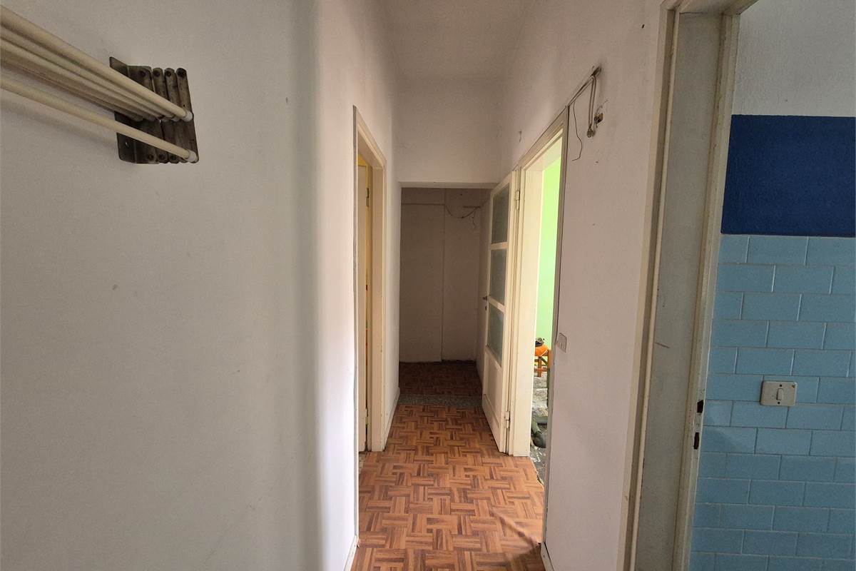 Porzione di casa in corte con autorimessa doppia e singola