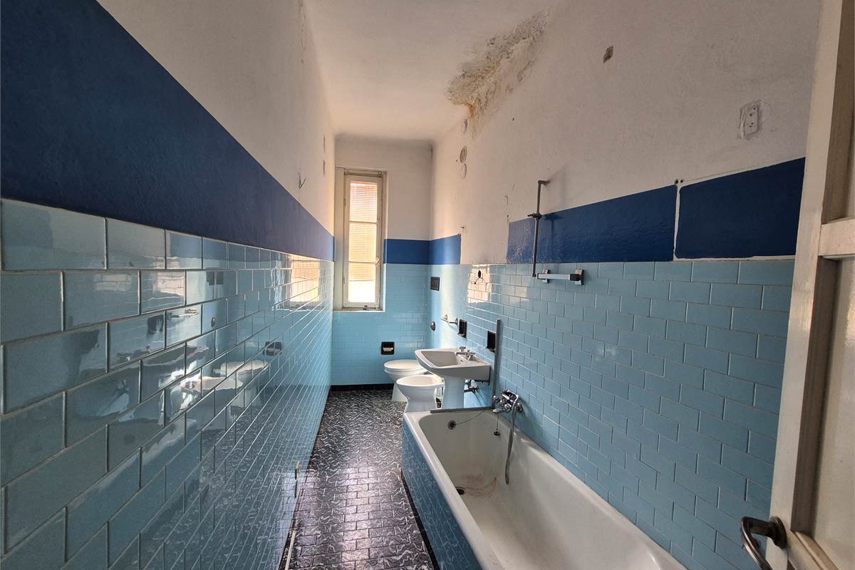 Porzione di casa in corte con autorimessa doppia e singola