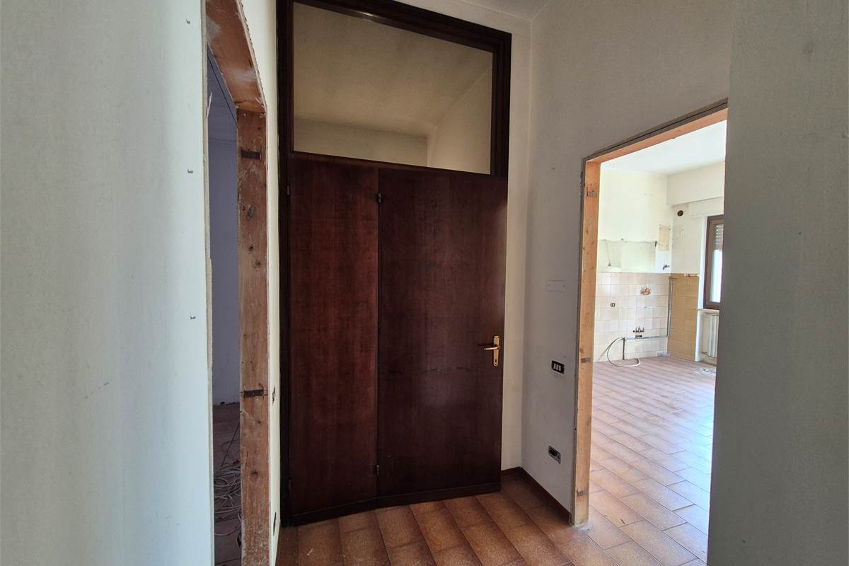 Porzione di casa in corte con autorimessa doppia e singola