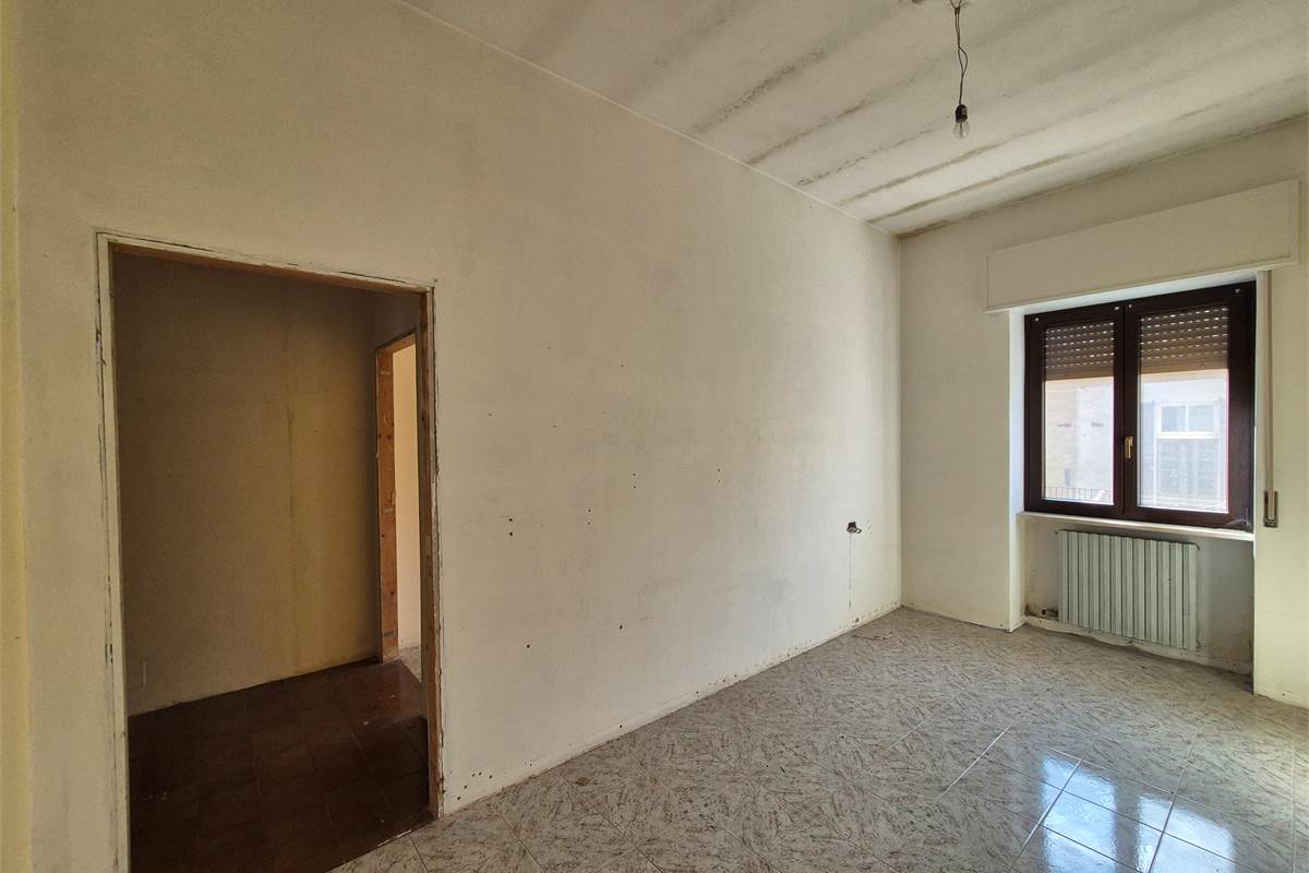 Porzione di casa in corte con autorimessa doppia e singola