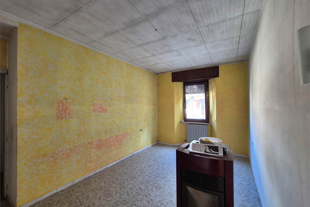 Porzione di casa in corte con autorimessa doppia e singola