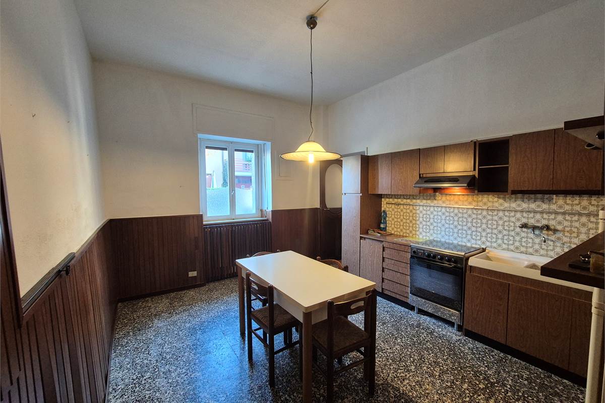 Ampio trilocale su due livelli a Cirimido