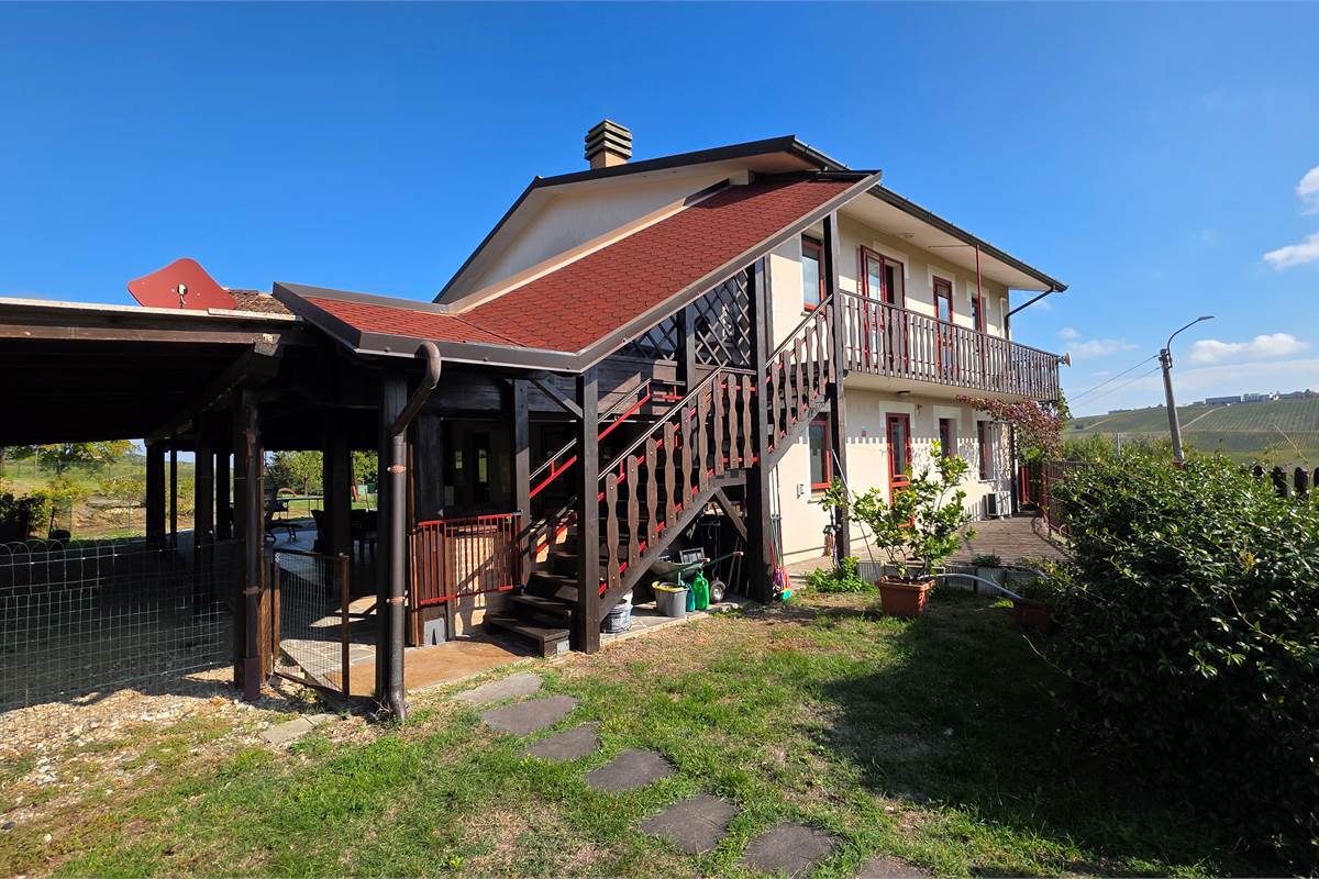 Villa singola a CASTANA 