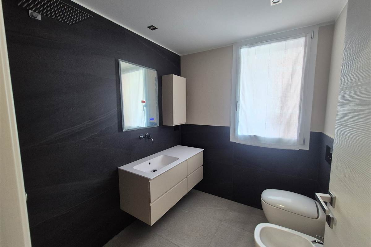 Signorile trilocale arredato di nuova costruzione