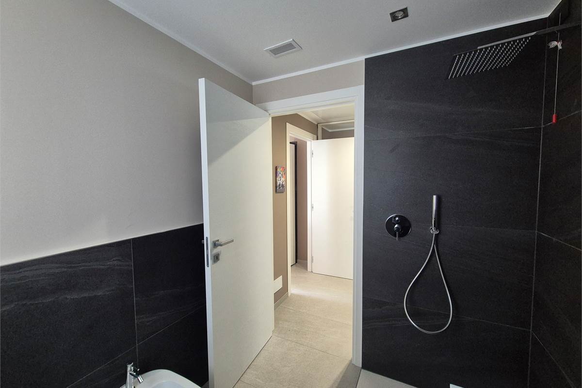 Signorile trilocale arredato di nuova costruzione