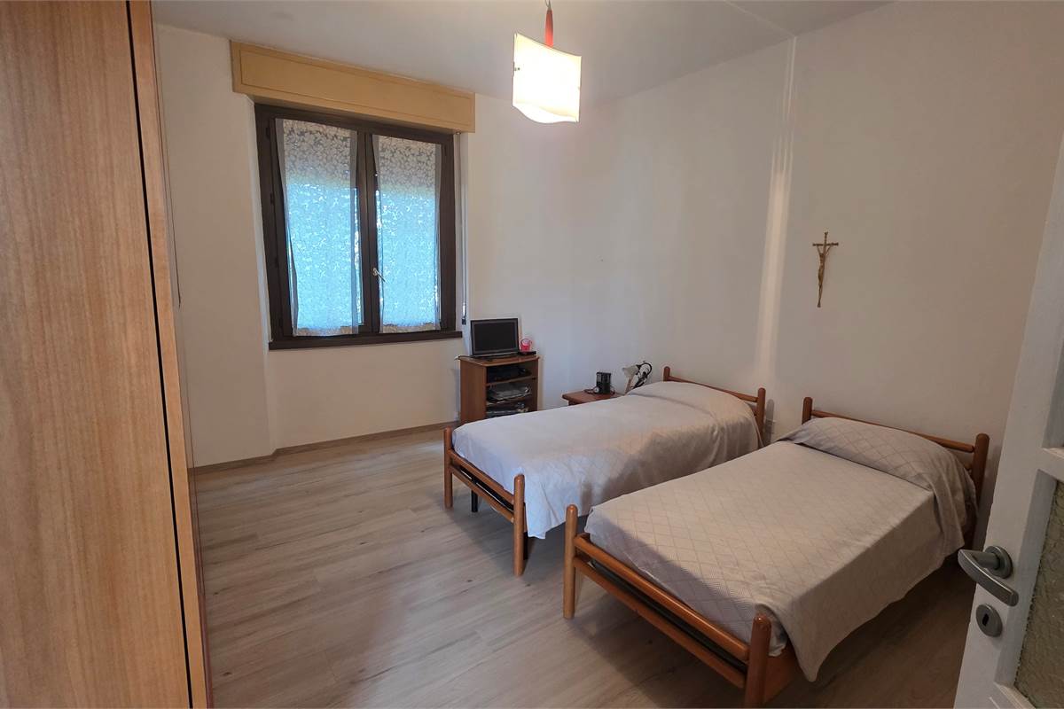 Porzione di Casa a Fenegrò con giardino