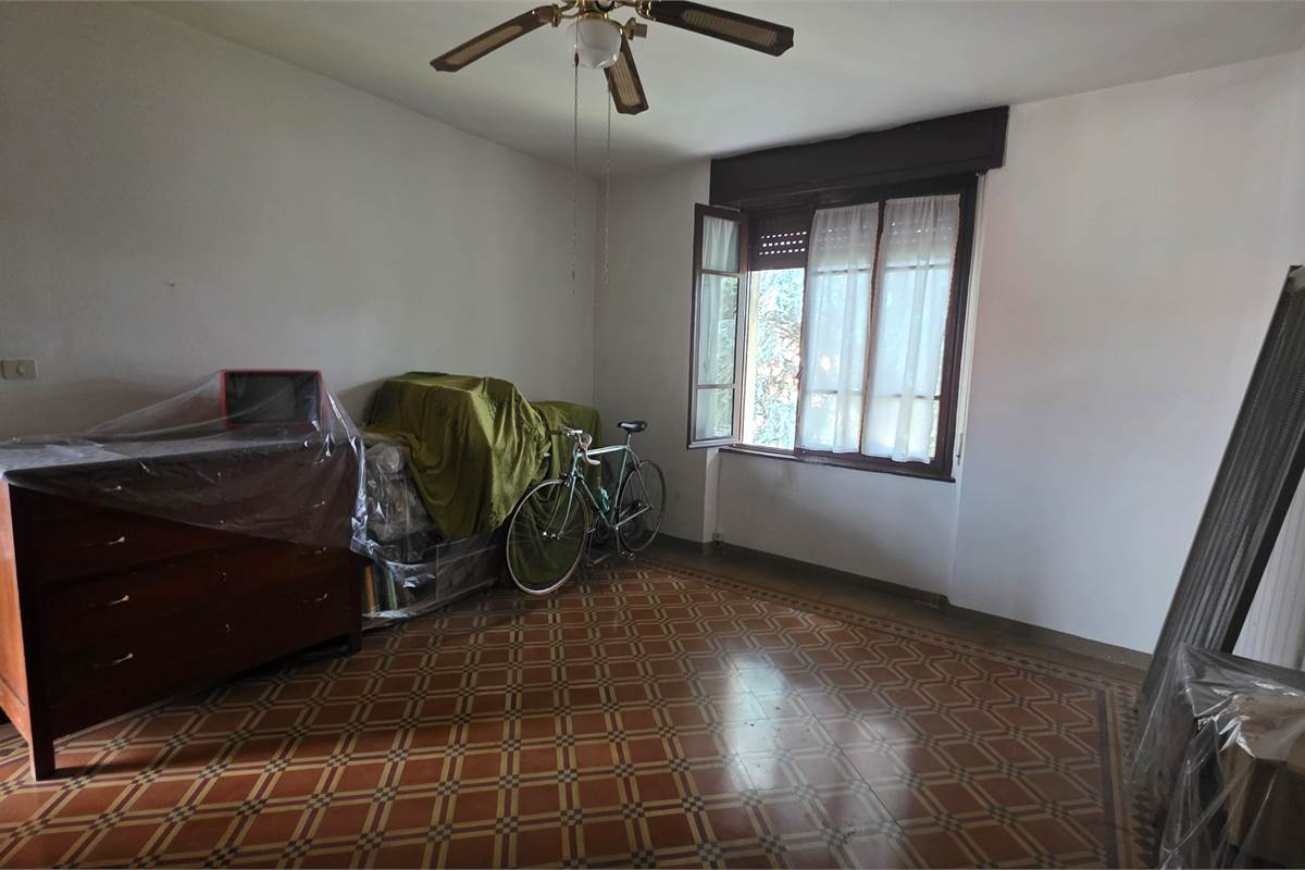 Porzione di Casa a Fenegrò con giardino