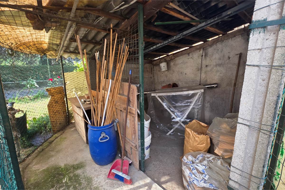 Porzione di Casa a Fenegrò con giardino