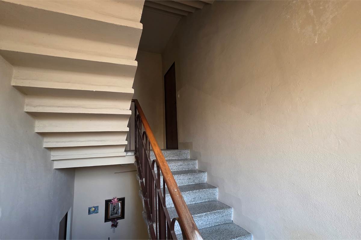 BILOCALE CON BOX E TERRAZZO NEL CUORE DI ROVELLASCA