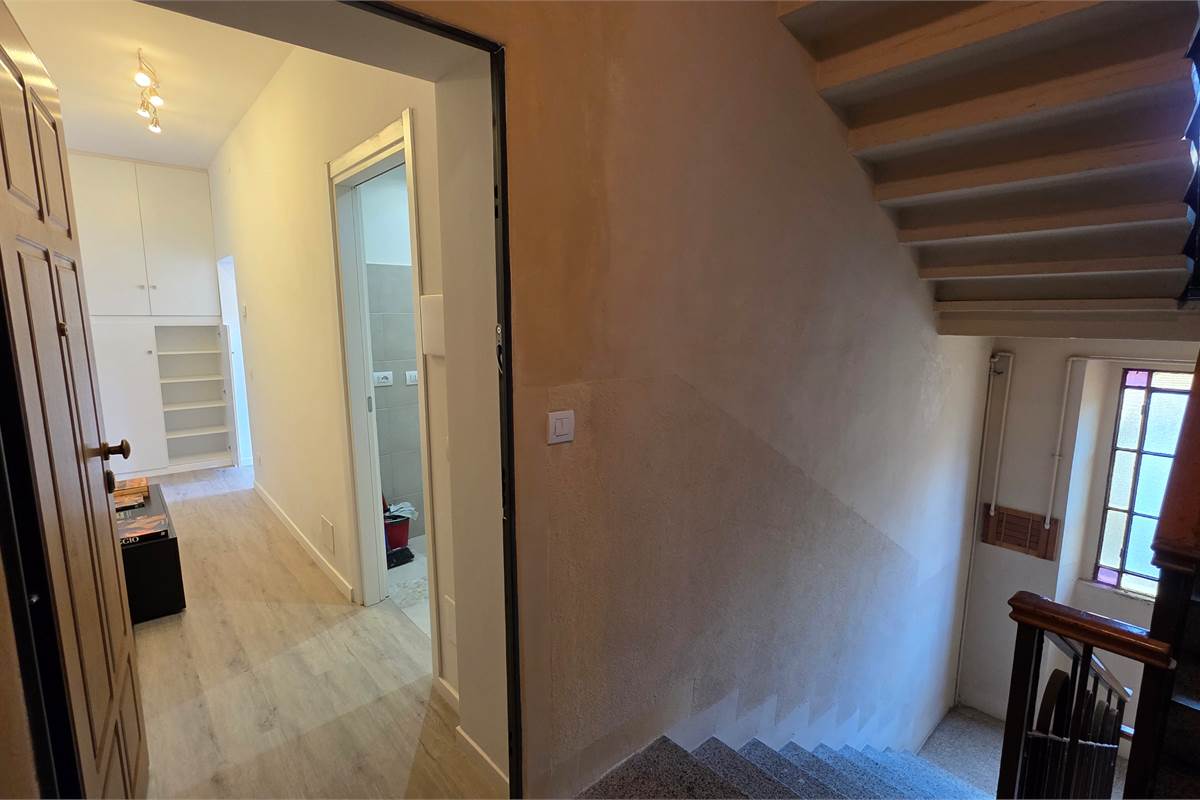 BILOCALE CON BOX E TERRAZZO NEL CUORE DI ROVELLASCA