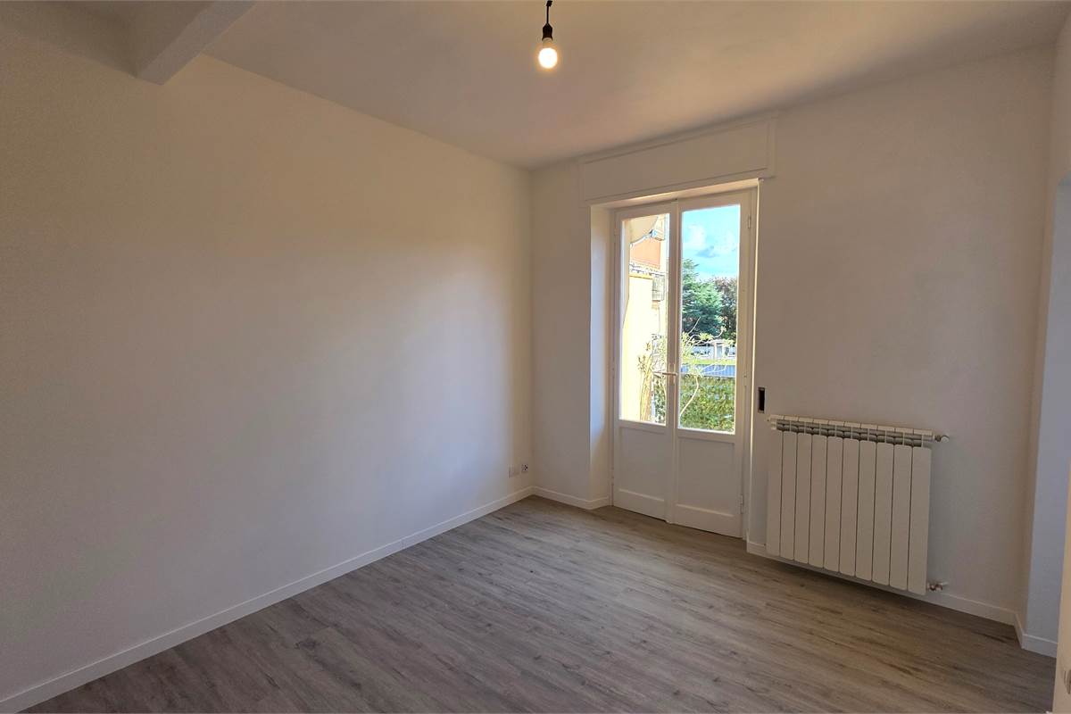 BILOCALE CON BOX E TERRAZZO NEL CUORE DI ROVELLASCA