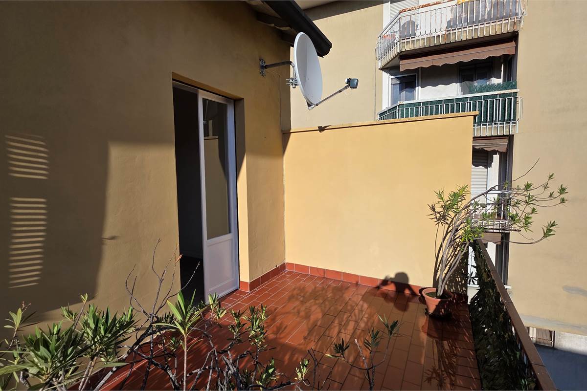 BILOCALE CON BOX E TERRAZZO NEL CUORE DI ROVELLASCA