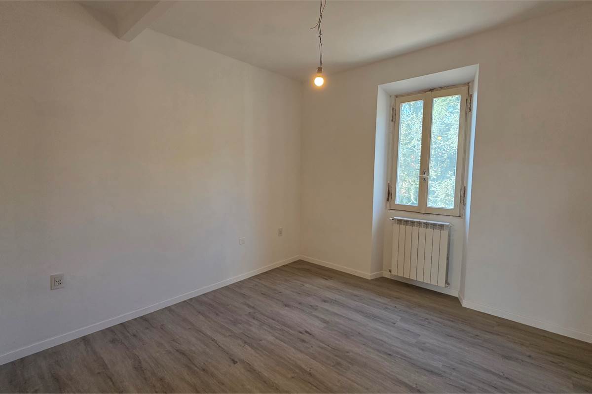 BILOCALE CON BOX E TERRAZZO NEL CUORE DI ROVELLASCA