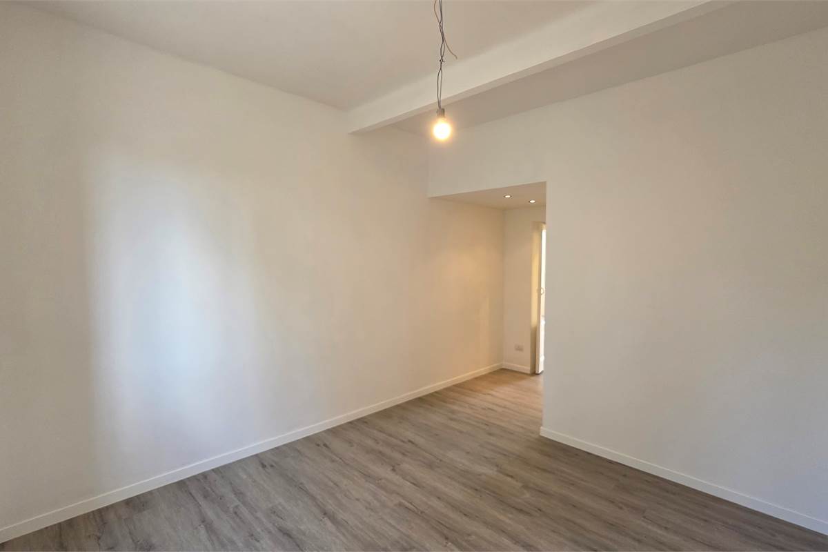 BILOCALE CON BOX E TERRAZZO NEL CUORE DI ROVELLASCA