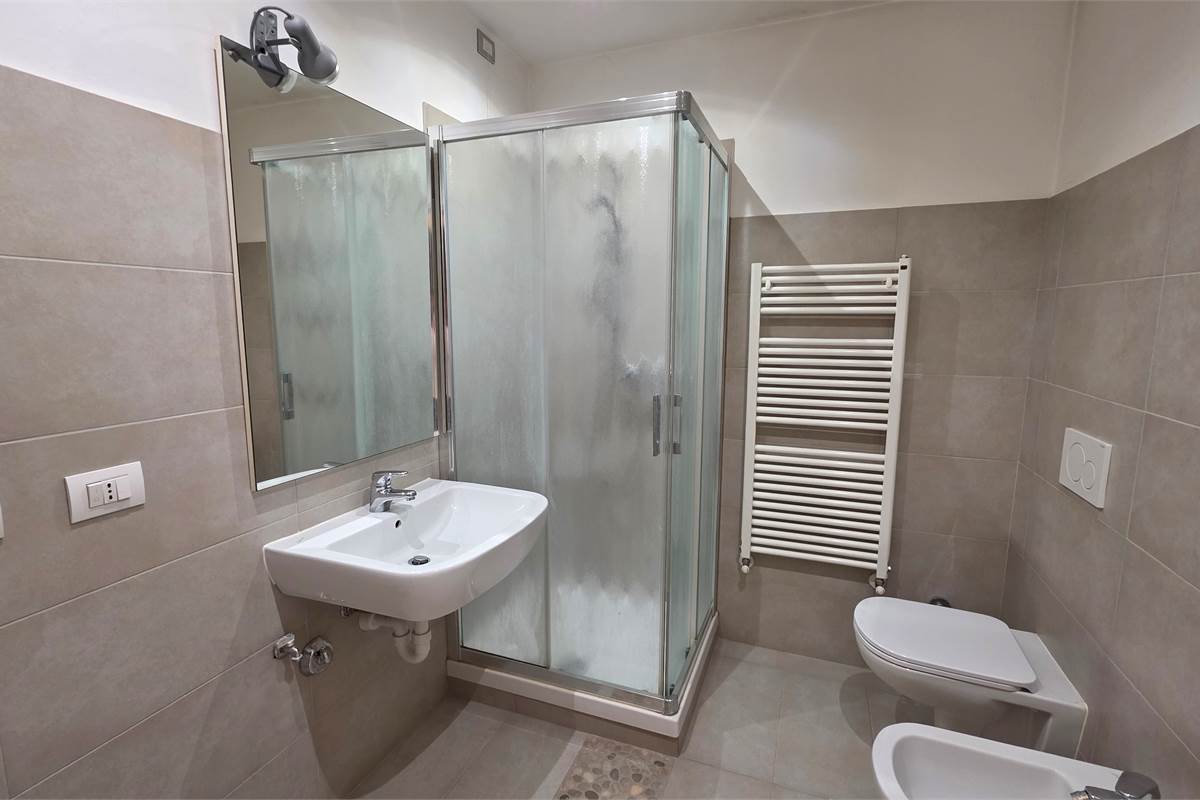 BILOCALE CON BOX E TERRAZZO NEL CUORE DI ROVELLASCA