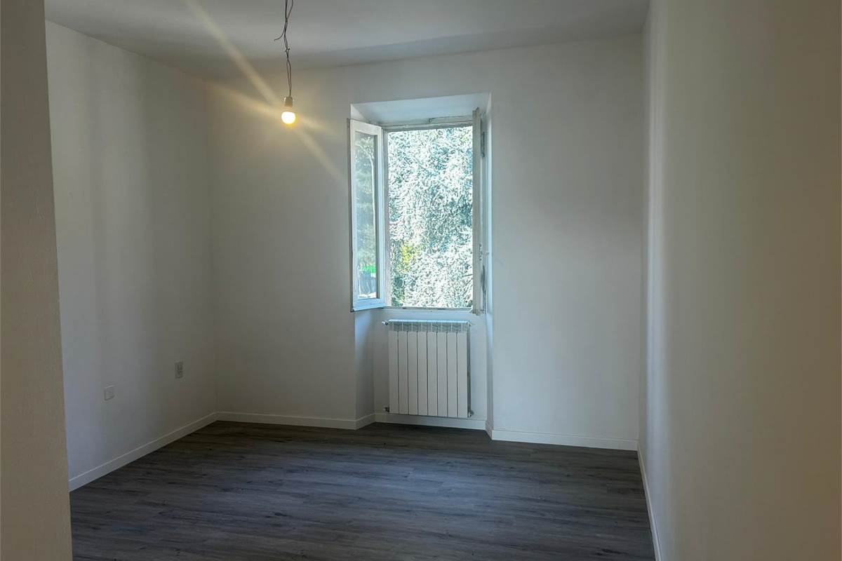 BILOCALE CON BOX E TERRAZZO NEL CUORE DI ROVELLASCA