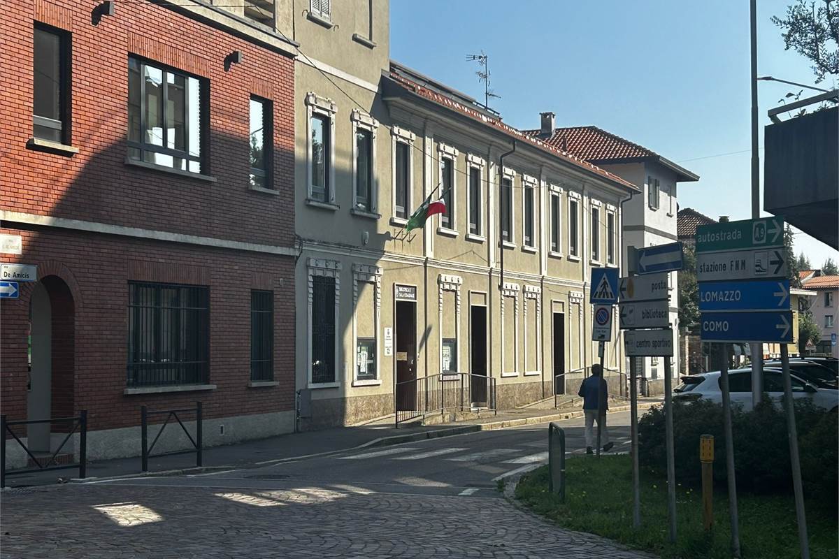 BILOCALE CON BOX E TERRAZZO NEL CUORE DI ROVELLASCA