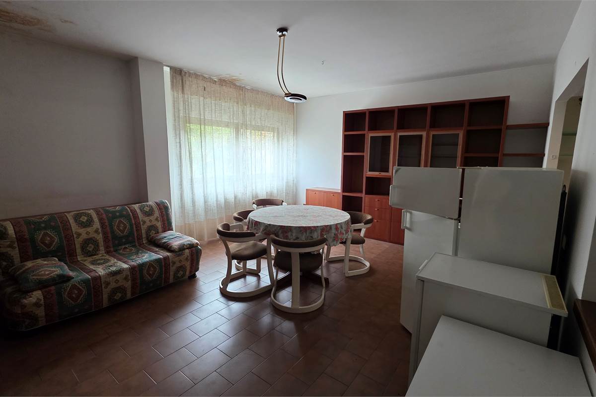 Capannone in vendita a Locate Varesino