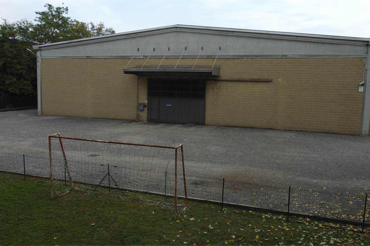 Capannone in AFFITTO a Locate Varesino