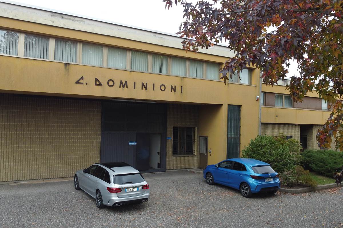 Capannone in AFFITTO a Locate Varesino