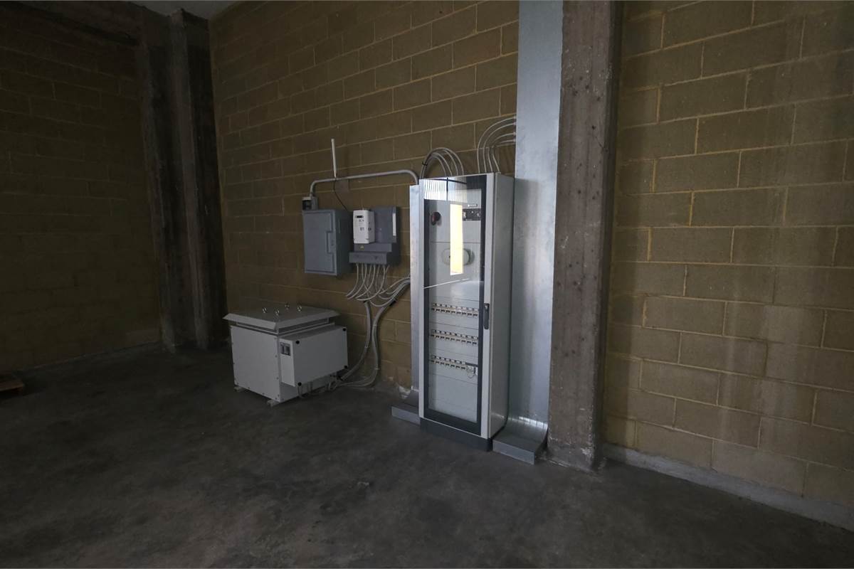 Capannone in AFFITTO a Locate Varesino