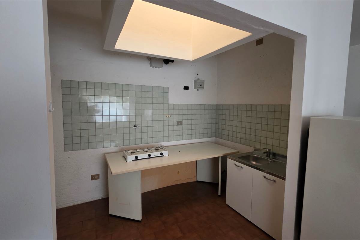 Capannone in AFFITTO a Locate Varesino