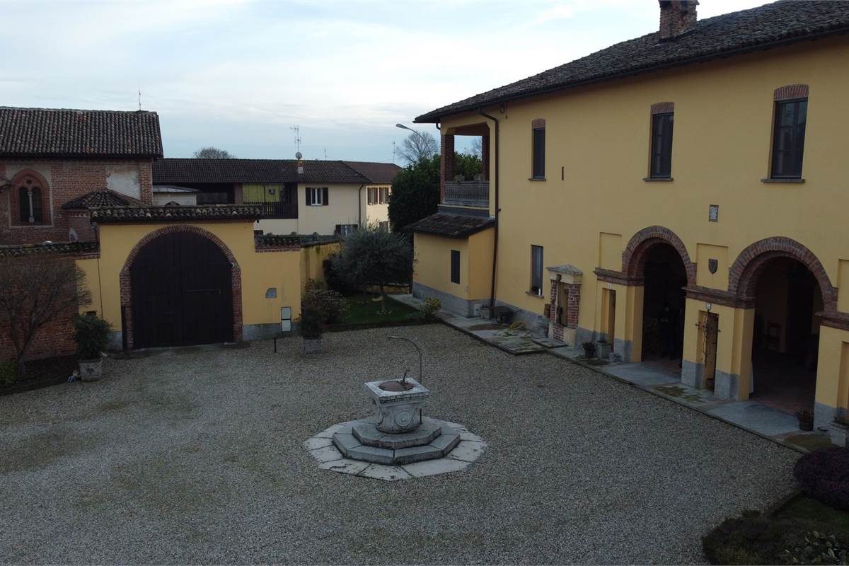 VENDESI VILLA QUATTROCENTESCA