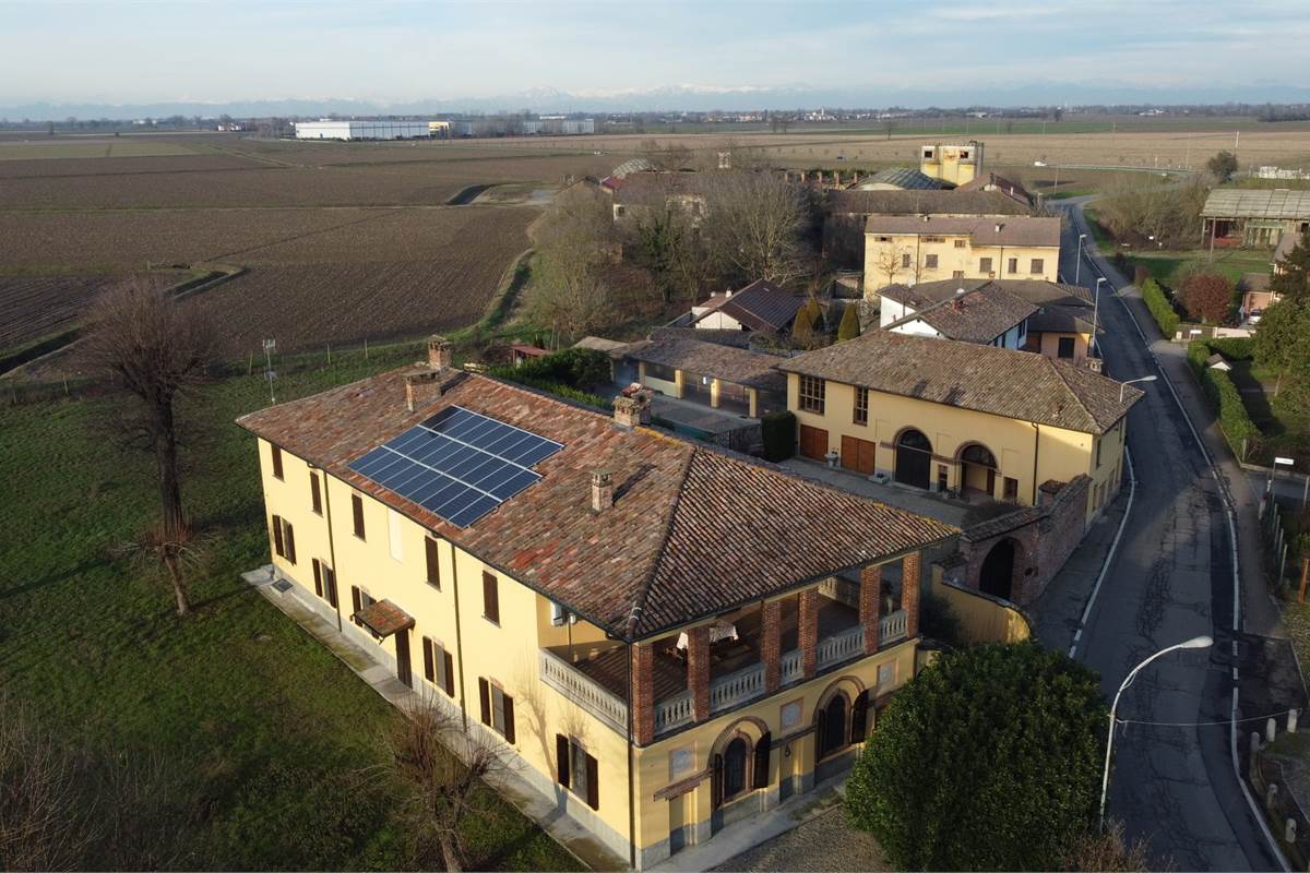 VENDESI VILLA QUATTROCENTESCA