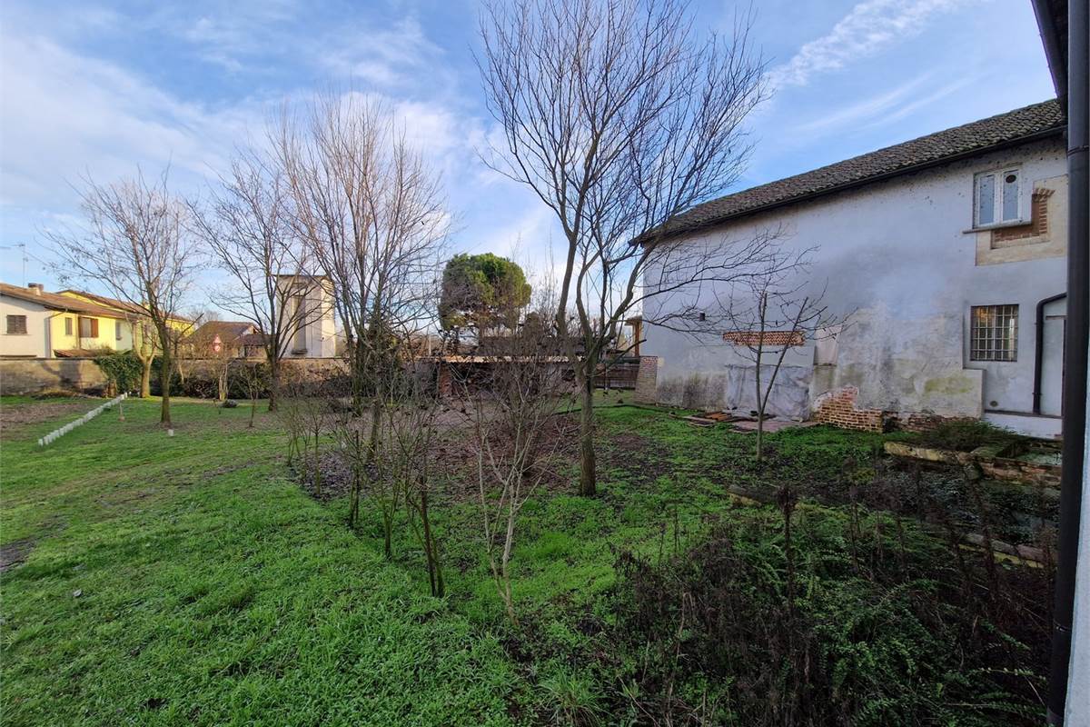 VENDESI VILLA QUATTROCENTESCA