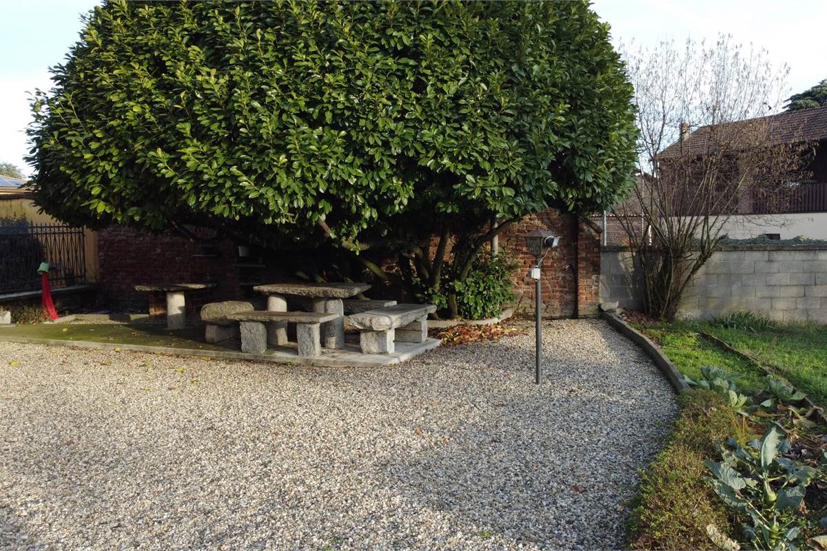 VENDESI VILLA QUATTROCENTESCA