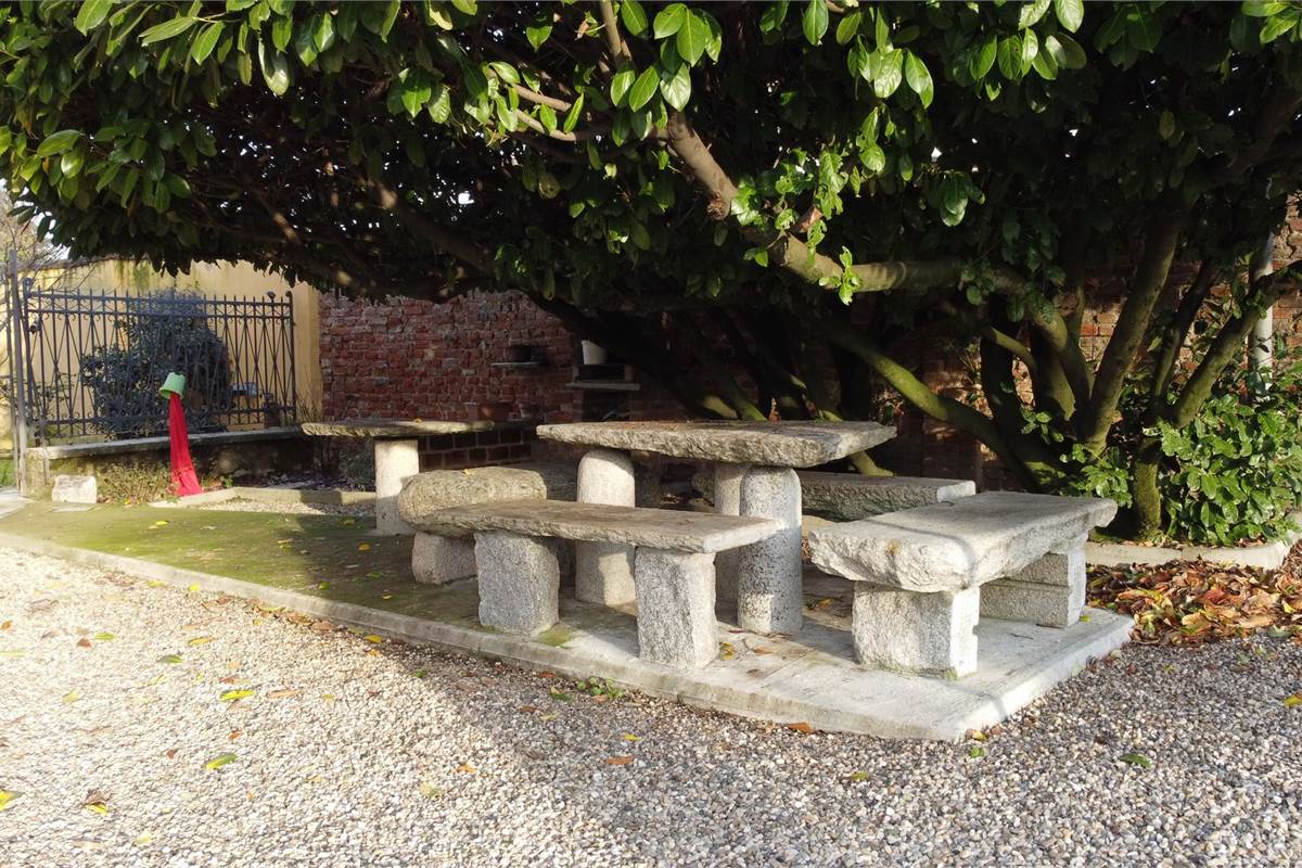 VENDESI VILLA QUATTROCENTESCA