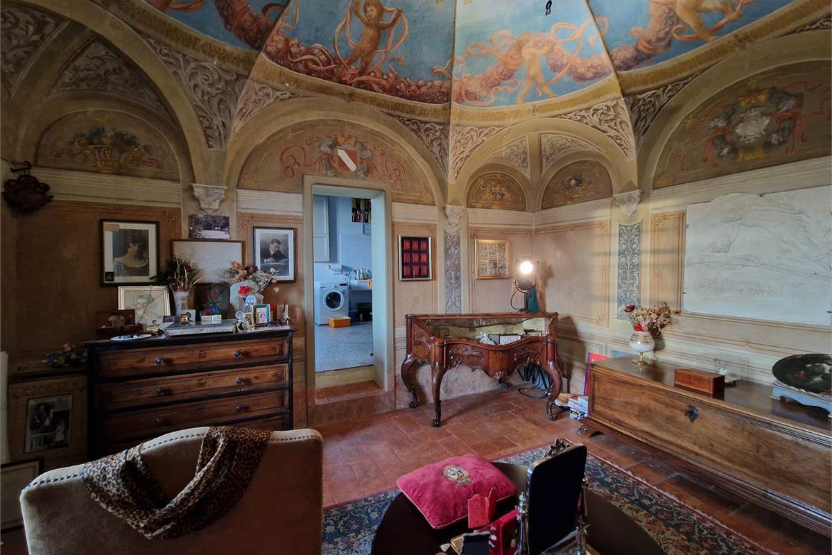 VENDESI VILLA QUATTROCENTESCA