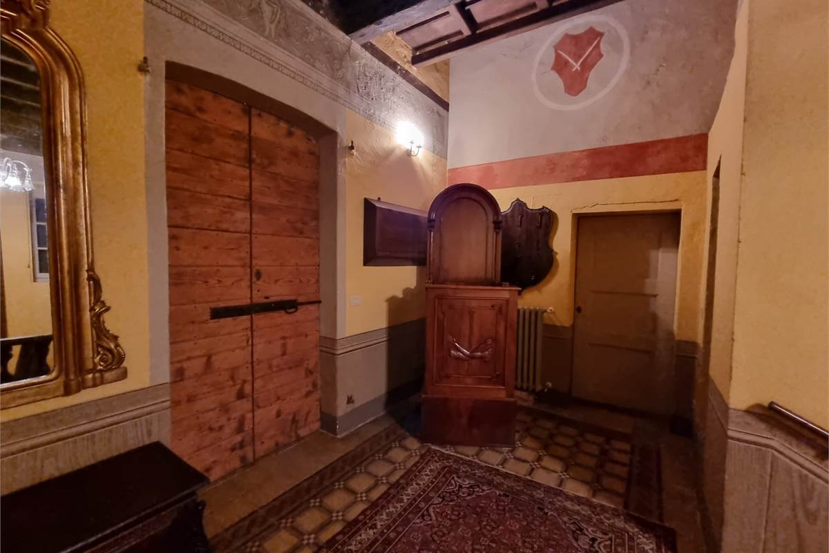 VENDESI VILLA QUATTROCENTESCA