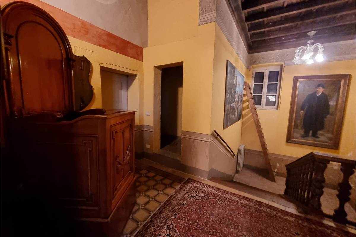 VENDESI VILLA QUATTROCENTESCA