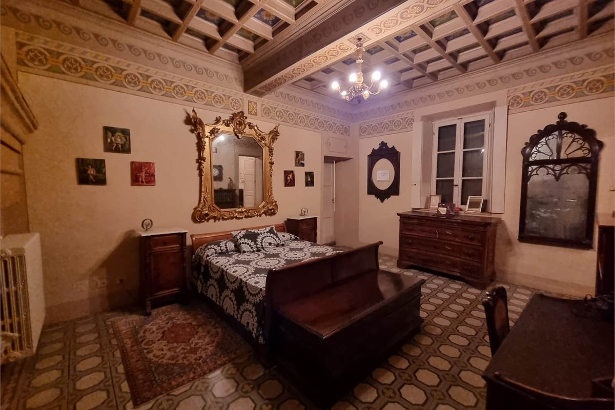 VENDESI VILLA QUATTROCENTESCA