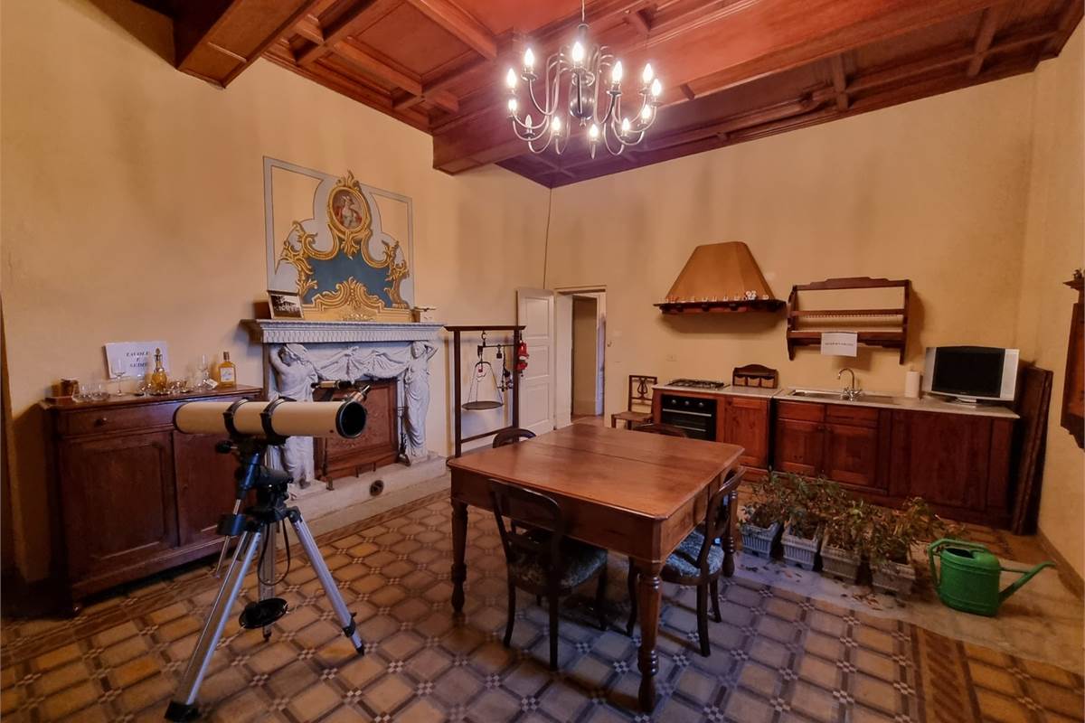 VENDESI VILLA QUATTROCENTESCA