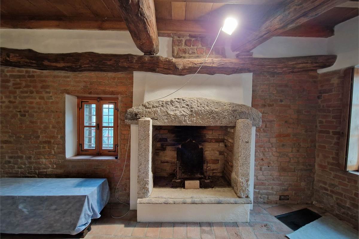 VENDESI VILLA QUATTROCENTESCA