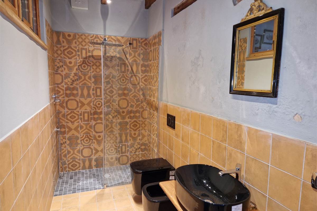 VENDESI VILLA QUATTROCENTESCA