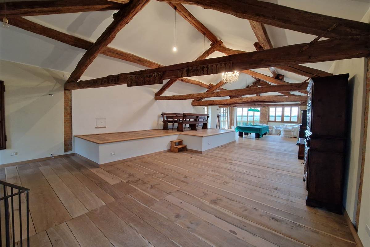 VENDESI VILLA QUATTROCENTESCA