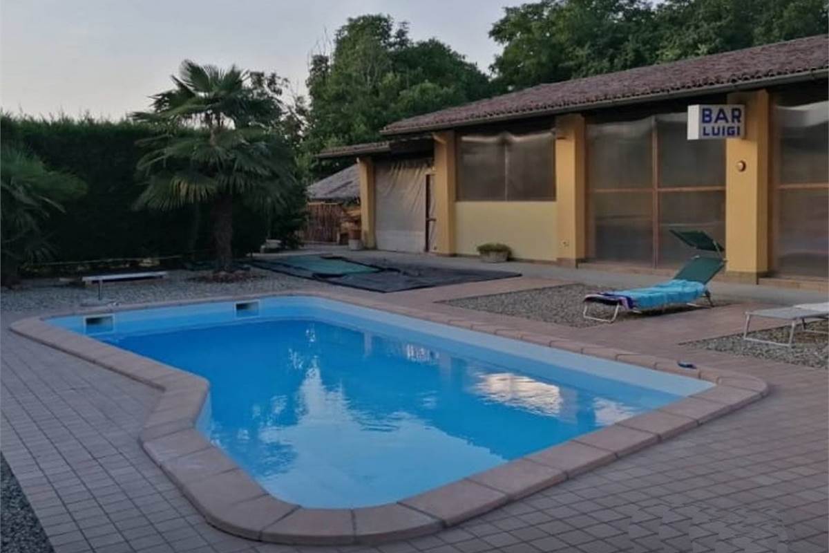 VENDESI VILLA QUATTROCENTESCA