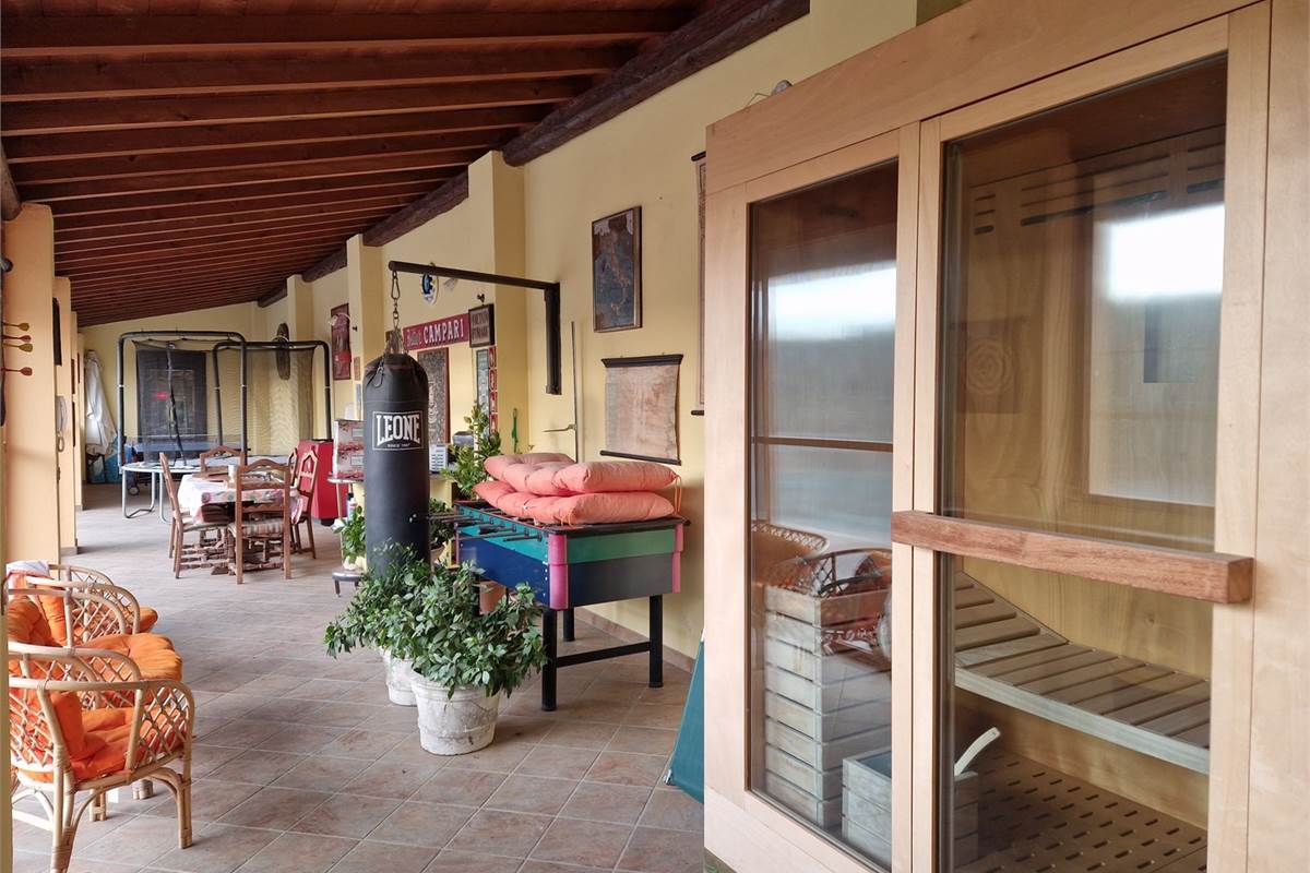 VENDESI VILLA QUATTROCENTESCA